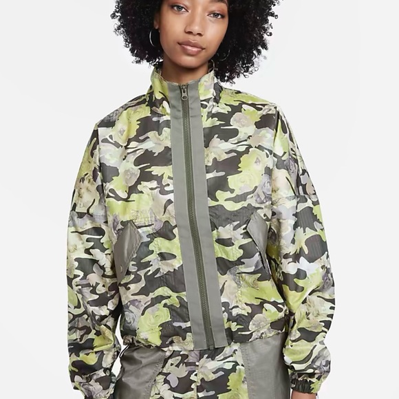 Nike Women’s Oversized Fit Jacket XXL - Picture 7 of 12